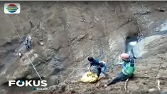 Korban diketahui bernama Sujono (58) seorang pegawai negeri sipil (PNS) yang bertugas di objek wisata Waduk Malayah, Brebes.