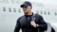 Deodatus Andreas Deddy atau yang lebih dikenal sebagai Deddy Corbuzier mengawali karier pertamanya menjadi seorang magician. Deddy mengaku bahwa dirinya menyukai dunia sulap sejak masih duduk di bangku SMA. (Liputan6.com/IG/mastercorbuzier)