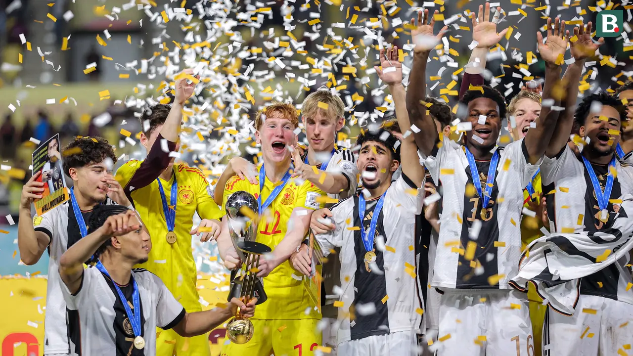 Foto: Tangguh Dibawah Mistar Gawang Hingga Lihat Contekan, Ini Dia Aksi Konstantin Heide di Final Piala Dunia U-17 2023