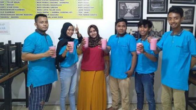 Penjual es permen karet yang viral di Surabaya, Jawa Timur (Foto: instagram @es.permenkaret2320)