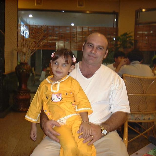 Jarang Terekspos, Ini 6 Momen Kebersamaan Irish Bella dan Ayah Bulenya