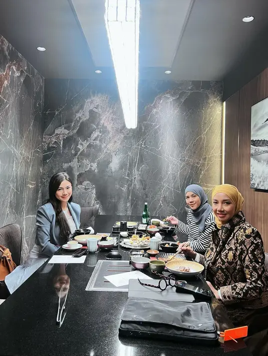 Padahal artis yang satu ini sudah dua kali melahirkan. Kira-kira apa rahasianya ya? [Instagram @felicyangelista_]