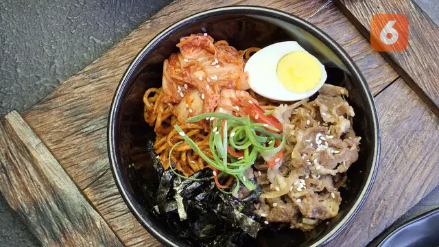 Food photography dengan smartphone Galaxy A35 5G (Liputan6.com/ Agustin Setyo Wardani)