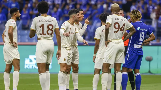 Foto: Mantan Striker MU Buat Cristiano Ronaldo Tak Berdaya, Al-Nassr Dibungkam Al Hilal di Liga Arab Saudi