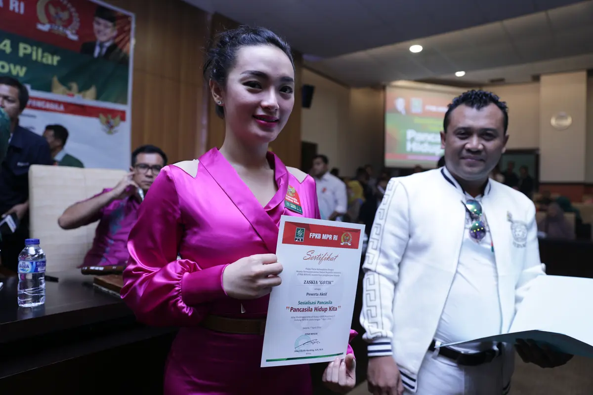 [Bintang] Zaskia Gotik