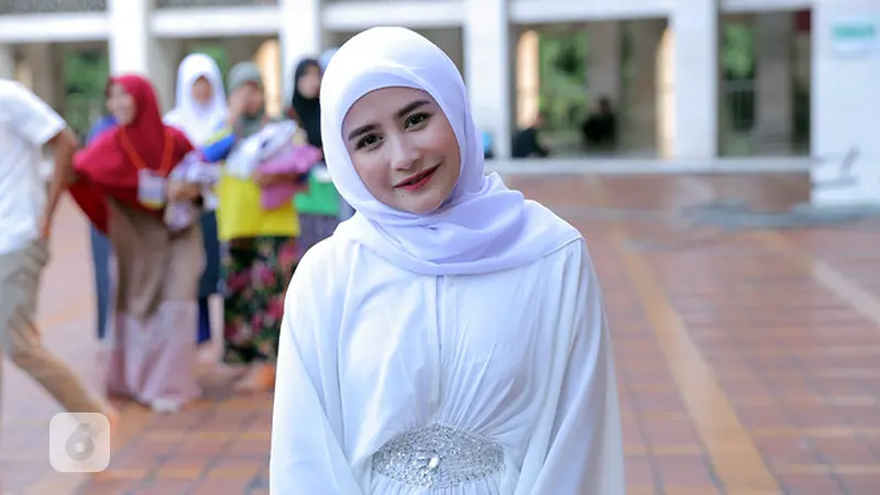 [Bintang] Gemar Membaca Alquran, Ini Ayat Favorit Prilly Latuconsina