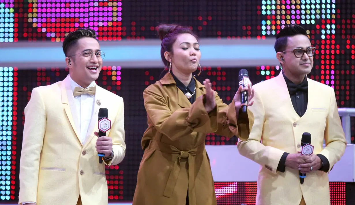 Saat ditemui belum lama ini, Rina Nose menjelaskan terkait keputusannya melepas hijabnya. Ia juga meminta telah maaf. Sebelum akhirnya melepas hijabnya, Rina mengaku sempat beberapa bulan mengalami pergulatan batin. (Nurwahyunan/Bintang.com)