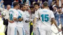 Para pemain Real Madrid merayakan kemenangan atas Leganes pada laga La Liga di Santiago Bernabeu, Sabtu (28/4/2018). Real Madrid menang 2-1 atas Leganes. (AP/Francisco Seco)