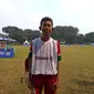 Rizki Fadila, penggemar Asnawi Mangkualam yang berharap bisa terbang ke Jerman dan mengikuti Allianz Explorer Camp 2019. (Bola.com/Muhammad Adiyaksa)