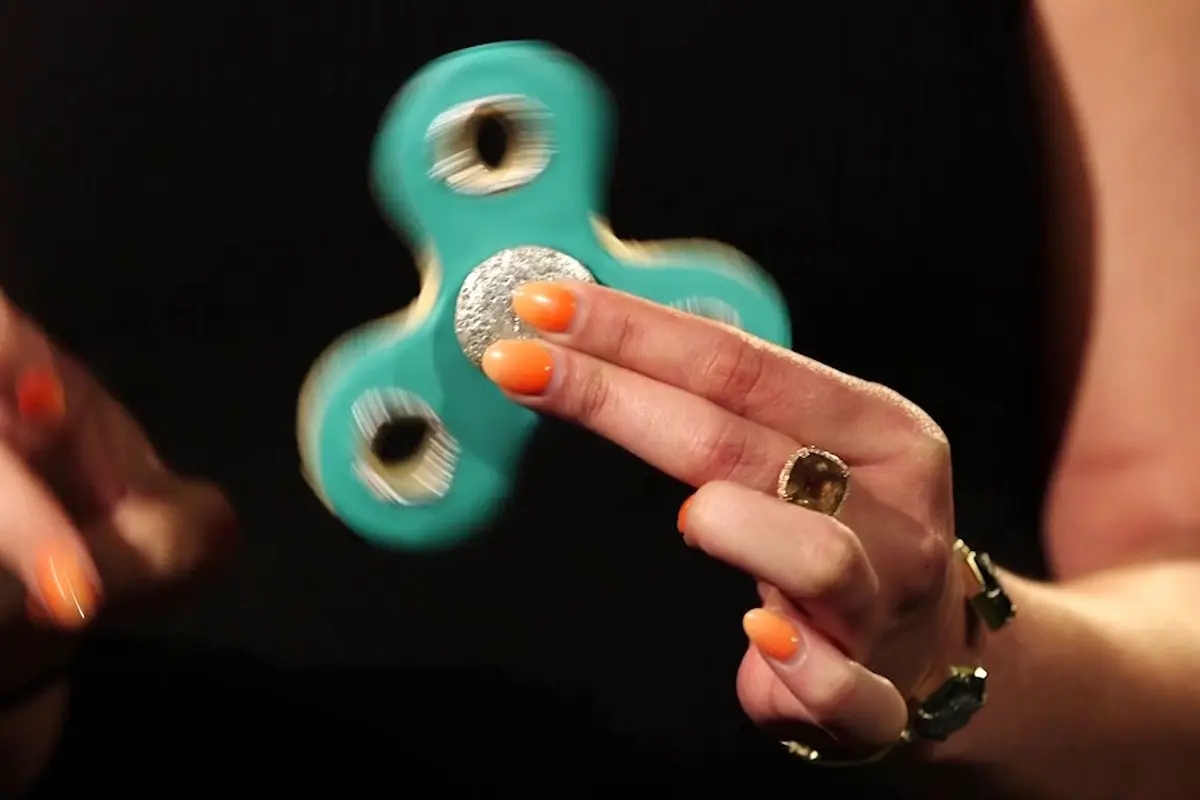 [Bintang] Sekarang Fidget Spinner Ada yang Bisa Dimakan Lho!