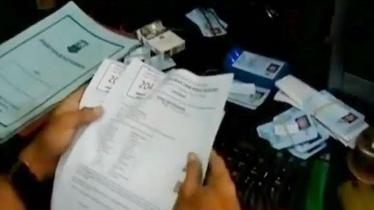 Kisruh Pembuatan E-KTP