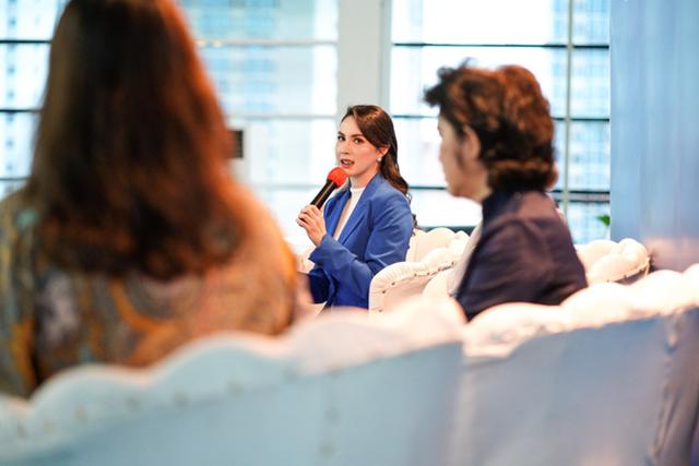 Arumi Bachsin Bagikan Perjalanan Besarkan Sang Buah Hati