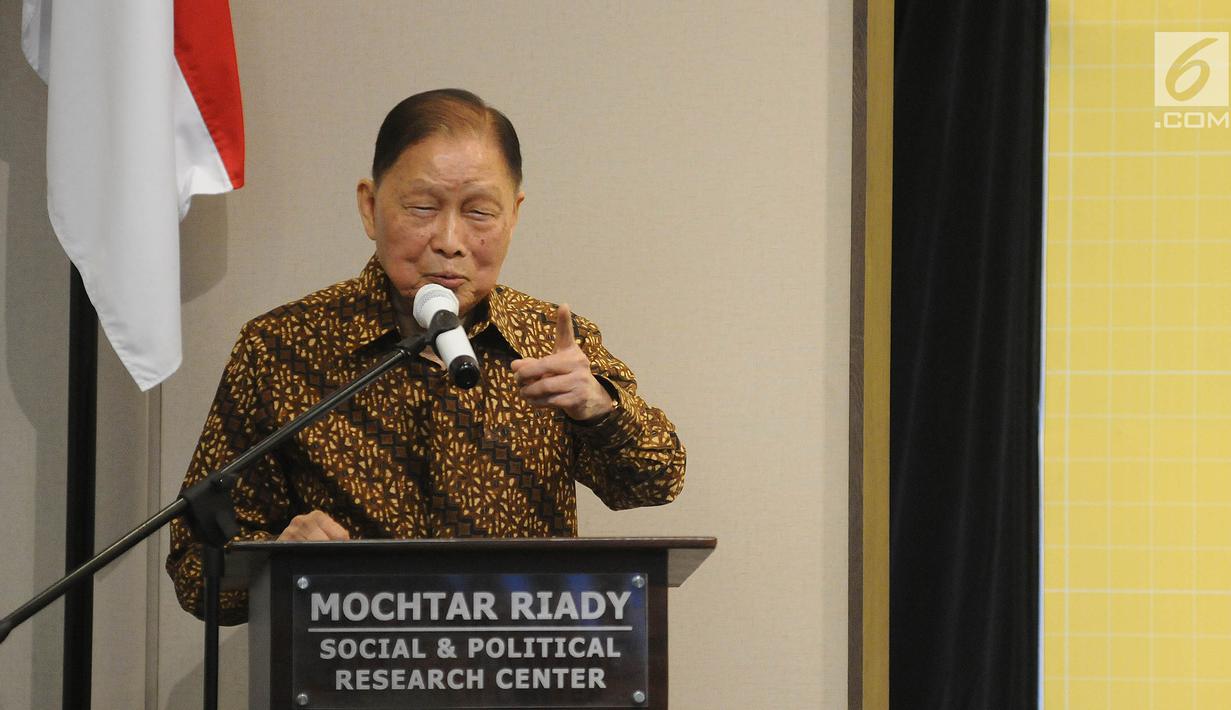 Chairman Lippo Group Mochtar Riady memberikan sambutan saat peresmian pembangunan kembali Gedung C FISIP Universitas Indonesia (UI) di Depok, Jawa Barat, Kamis (2/5/2019). Gedung tersebut diberi nama Mochtar Riady Social & Political Research Center. (Liputan6.com/Herman Zakharia)