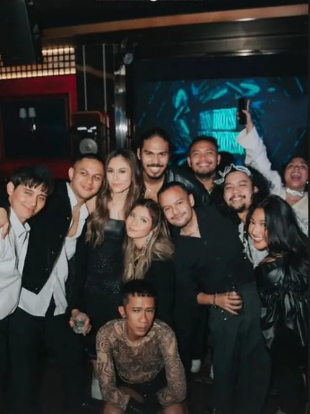 8 Momen Ulang Tahun Wulan Guritno ke-43, Penampilan Curi Perhatian