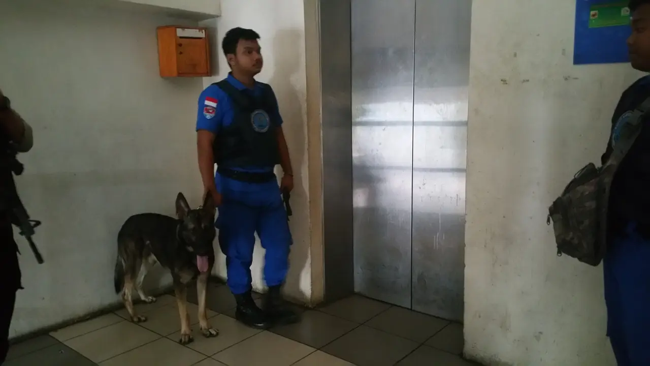Badan Narkotika Nasional Provinsi (BNNP) DKI Jakarta menggelar razia narkoba di Rusunawa Jatinegara, Jakarta Timur.