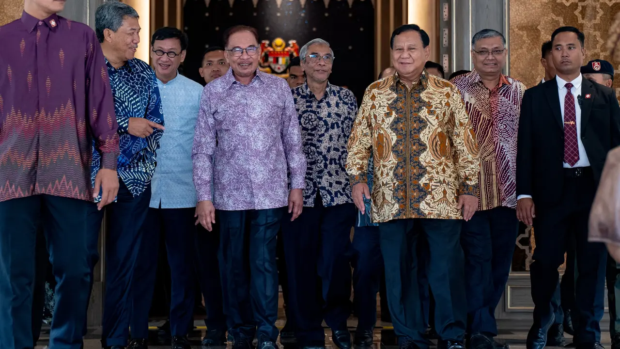 Menteri Pertahanan Prabowo Subianto bertemu Perdana Menteri (PM) Malaysia Anwar Ibrahim di Malaysia, Kamis (30/11) (Istimewa)