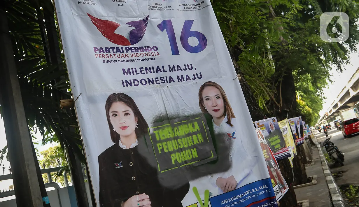 Dalam jangka panjang, paku yang ditancapkan akan memengaruhi pertumbuhan dan Kesehatan pohon. (Liputan6.com/Angga Yuniar)