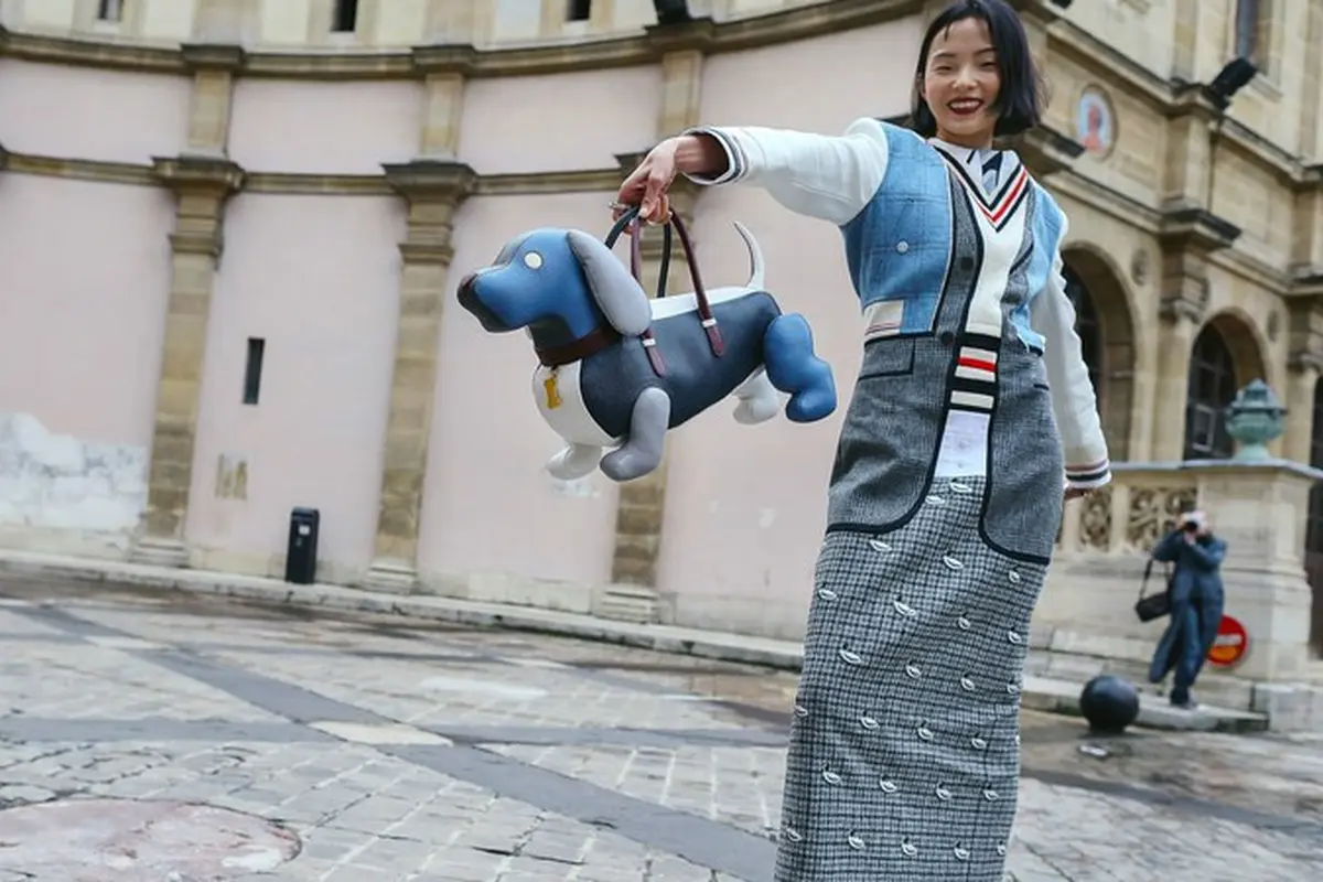 Phil Oh Hadirkan Sejumlah Potret Street Style Menarik di Paris Fashion Week