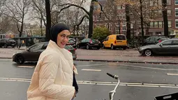 Paula Verhoeven ahirnya mengunggah momen indahnya di Belanda meski kedua anaknya tidak ikut serta. (Foto: Instagram/ paula_verhoeven)