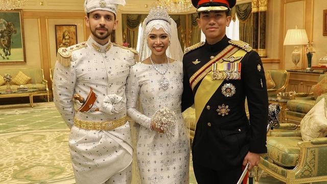 7 Potret Pangeran Abdul Mateen di Royal Wedding Sang Kakak, Curi Perhatian