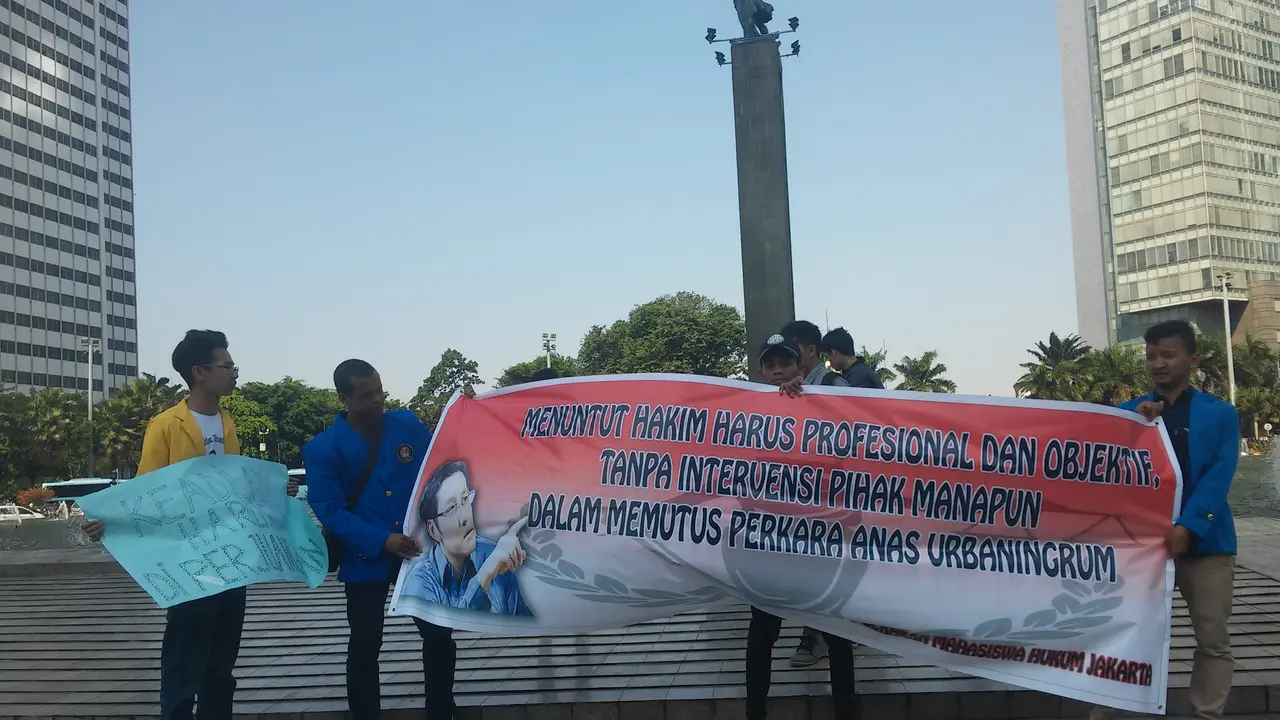 Ratusan Mahasiswa Tuntut Hakim Tipikor Objektif Vonis Anas