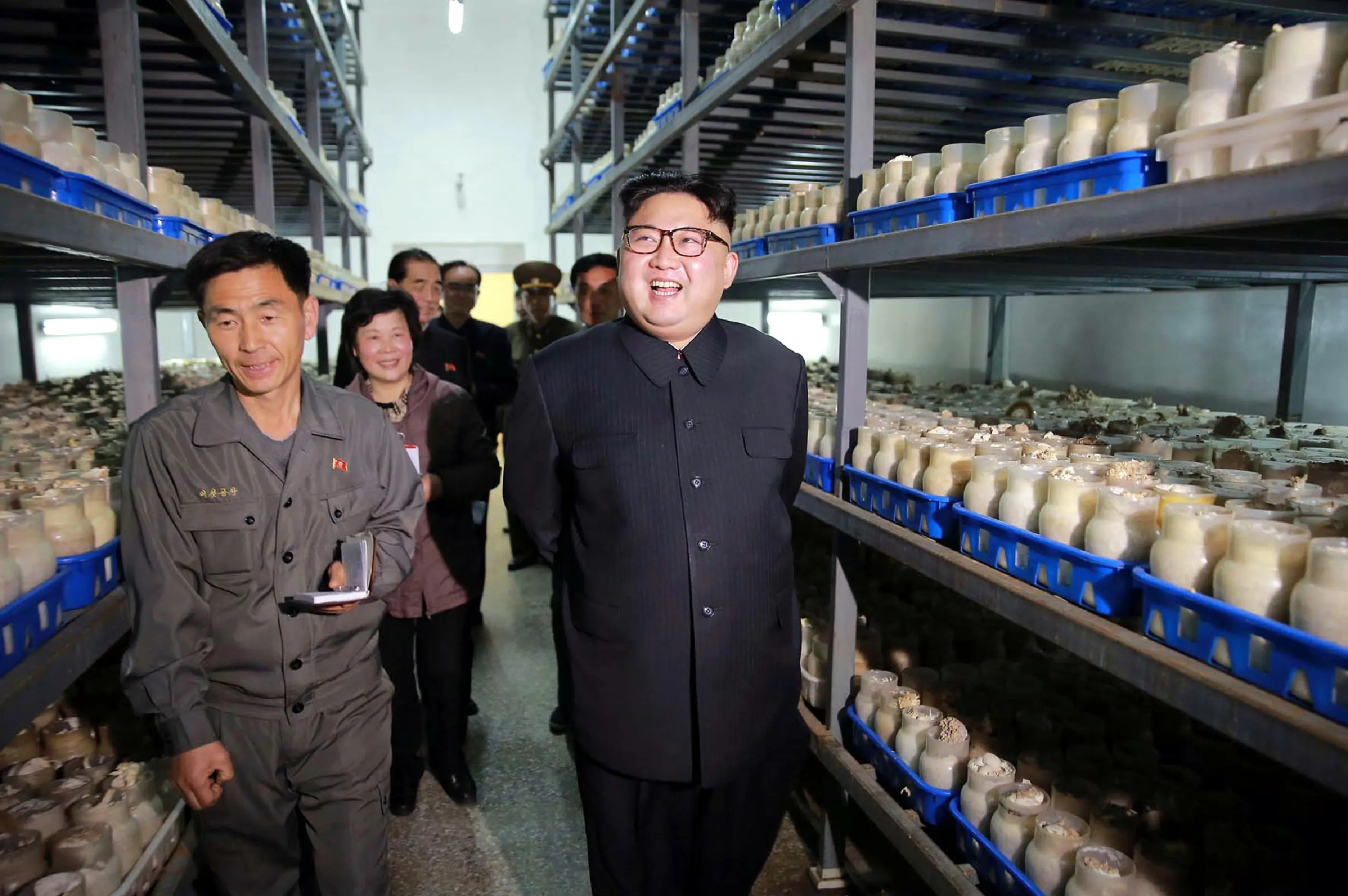 Kim Jong-un foto pada 8 April 2017 ( AFP PHOTO/KCNA VIA KNS)