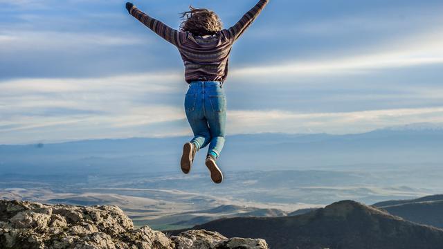 Arti Mimpi Terjatuh Pertanda Membutuhkan Bantuan