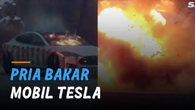 Seorang Pria lebih memilih bakar mobil teslanya dari pada mengganti baterainya.