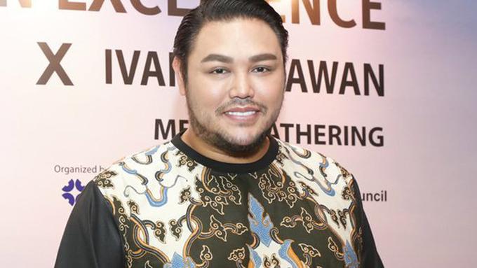 Tahun Depan Ivan  Gunawan  Tak Akan Desain  Gaun  Untuk 