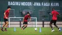 Pemain Timnas Indonesia U-20, Arkhan Kaka&nbsp;saat melakukan latihan terbuka di Stadion PTIK, Jakarta, Senin (20/03/2023). (Bola.com/Bagaskara Lazuardi)