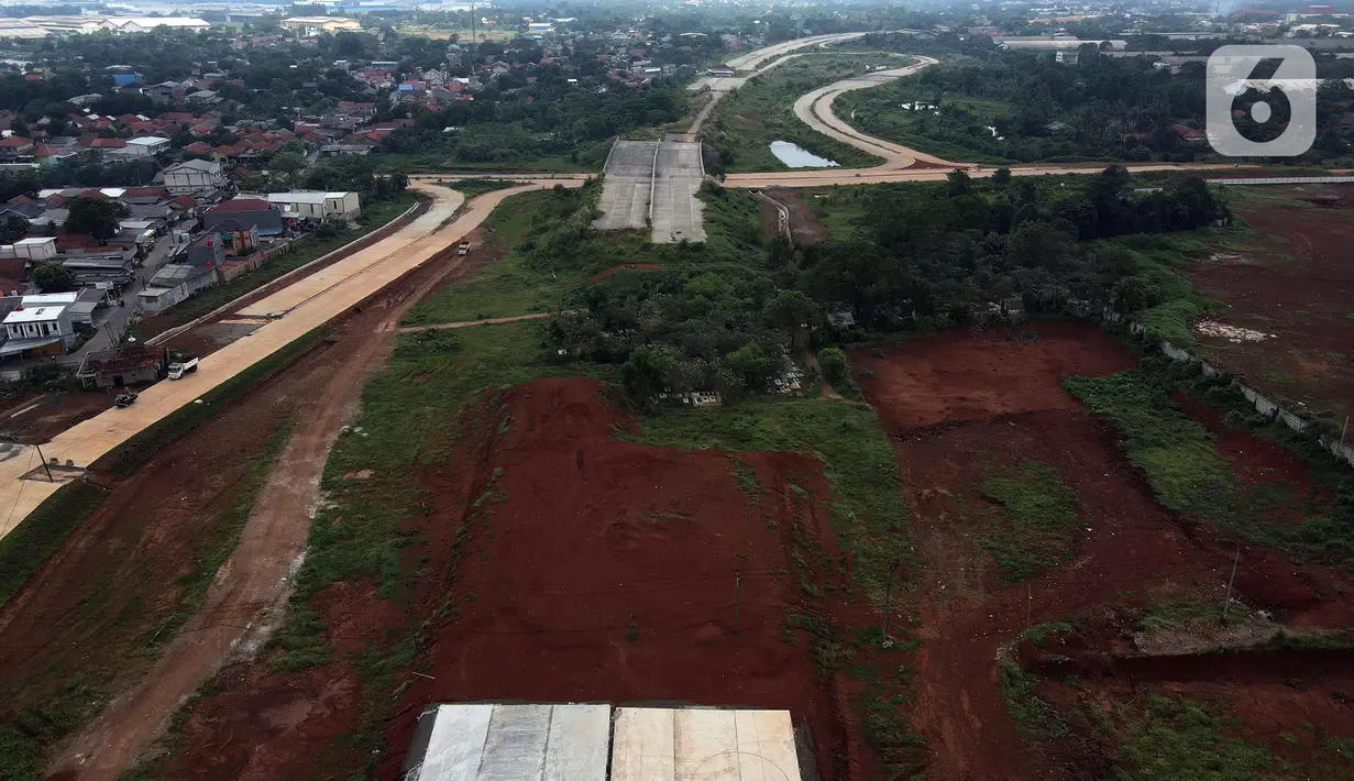 Pada akhir tahun ini, ditargetkan pembebasan lahan dan pemindahan lahan makam (kuburan) semua rampung antar dua Desa Mekarwangi dan Desa Gandamekar. (merdeka.com/Imam Buhori)