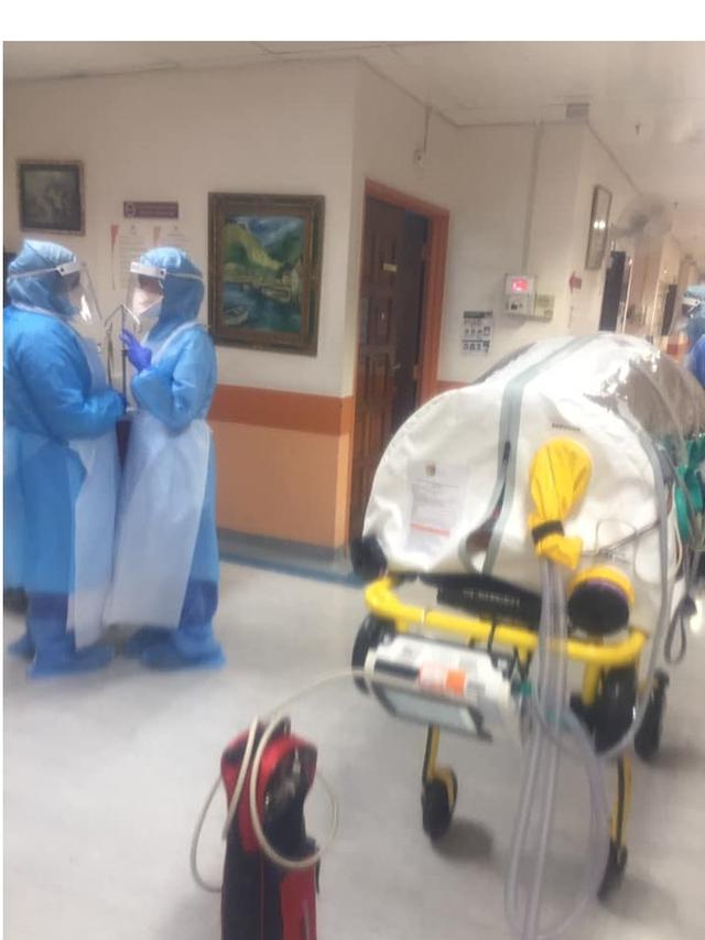 7 Potret Tenaga Medis Bekerja 48 Jam Non-Stop Tangani Virus Corona Ini Bikin Salut