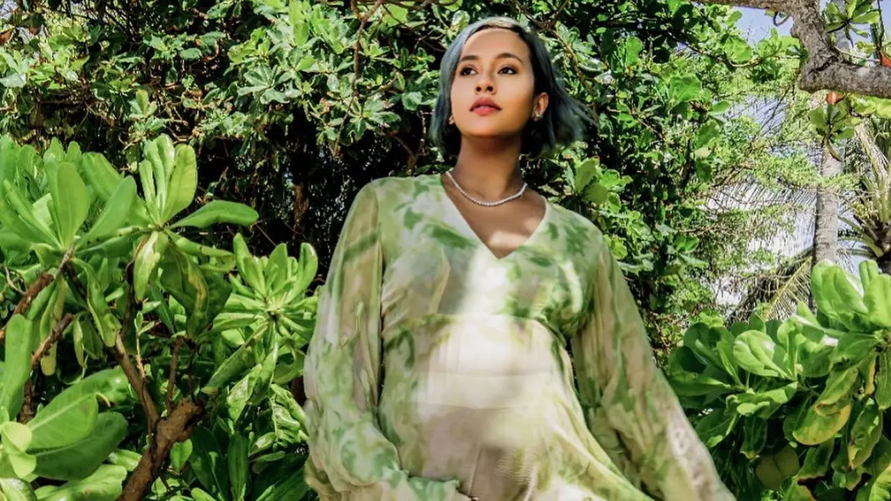 7 Potret Maternity Shoot Kimmy Jayanti Saat Hamil Anak Kedua, Tampil Anggun