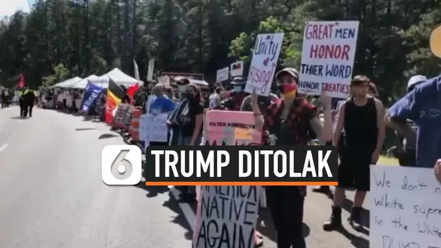 VIDEO: Dinilai Rasis, Presiden Trump Ditolak Warga Keturunan Asli Amerika