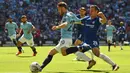 Gelandang Manchester City, Bernardo Silva, bersiap mengirim umpan saat melawan Chelsea pada laga Community Shield di Stadion Wembley, London, Minggu (5/8/2018). Man City menang 2-0 atas Chelsea. (AFP/Glyn Kirk)