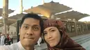 Pasangan selebriti Adi Nugroho dan Donita sedang menjalankan ibadah ke Tanah Suci. Perjalanan ini ia lakukan sejak, Senin (28/10/2019) dari Bandara Soekarno Hatta. Kini keduanya pun telah sampai di Tanah Suci. (Liputan6.com/IG/@donitabhubiy)