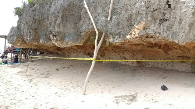 Ceruk Tebing Pantai Gunungkidul