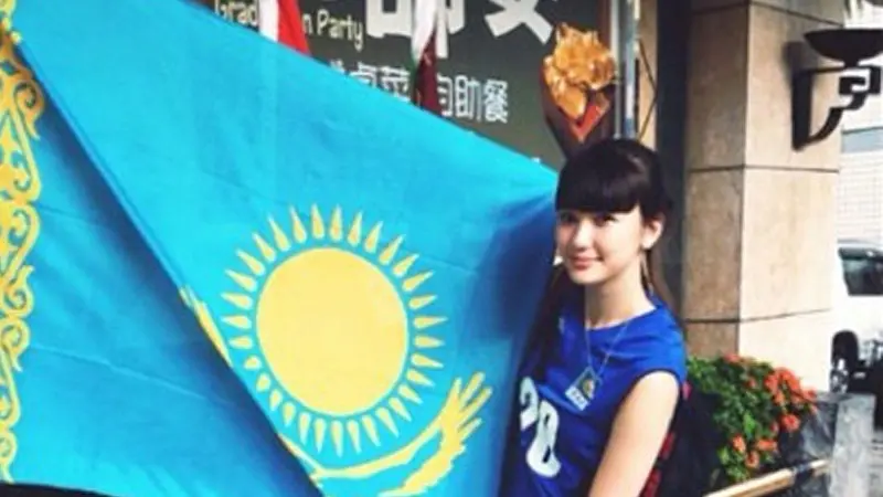 Modisnya Atlet Cantik Sabina Altynbekova dari Kazakhstan