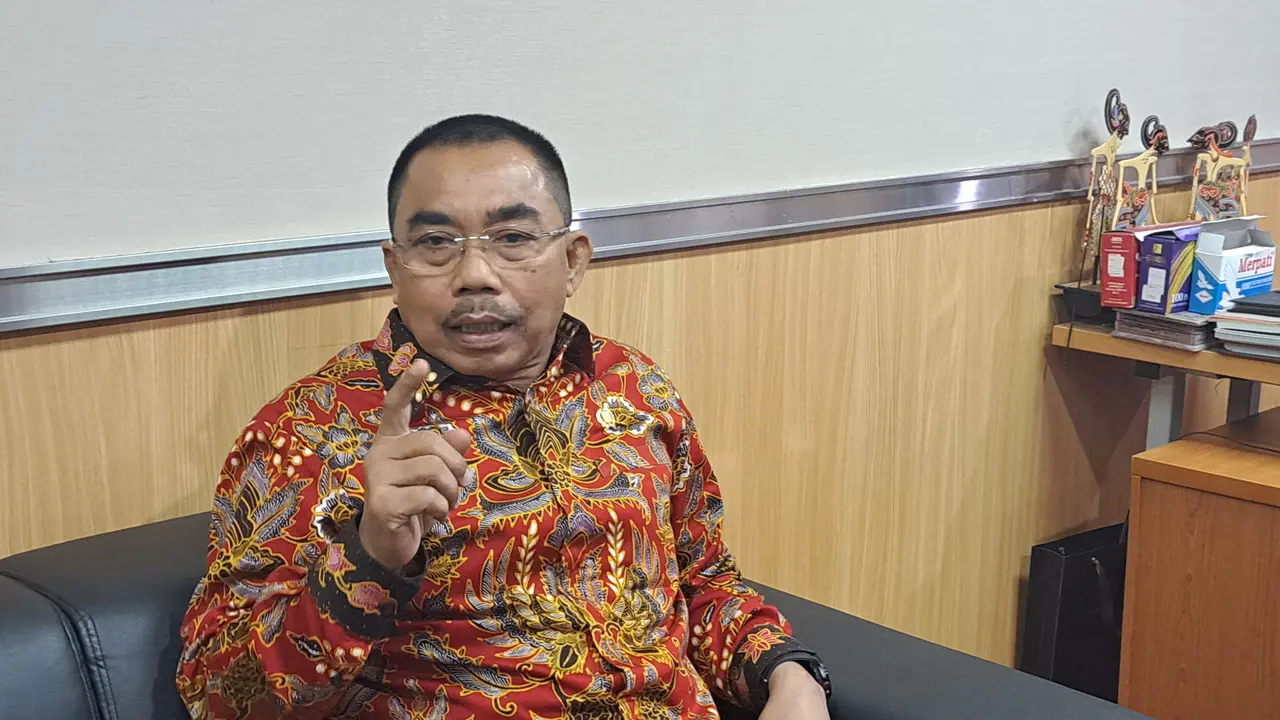 Ketua Fraksi PDIP DPRD DKI Jakarta Gembong Warsono (Lydia Fransisca/Merdeka.com)