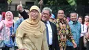 Presiden Jokowi baru saja mantu anak keduanya, Kahiyang Ayu dengan Bobby Nasution. Pernikahan digelar di Gedung Graha Saba Buana yang terletak di jalan Letjen Suprapto, Surakata. Banyak pejabat hadir dalam acara tersebut. (Adrian Putra/Bintang.com)