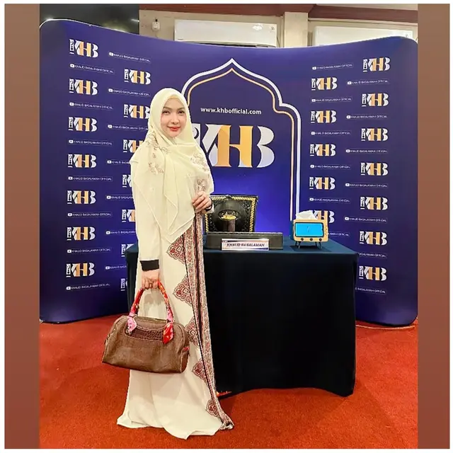 6 Gamis Ala Roro Fitria yang Elegan, Cocok untuk Berbagai Acara