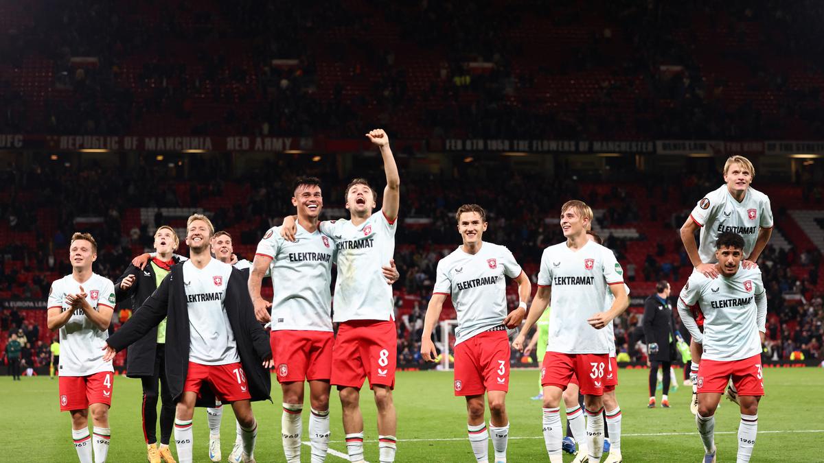 Link Live Streaming FC Twente Vs Fenerbahce: Nonton Lagi Aksi Mees Hilgers di Liga Europa