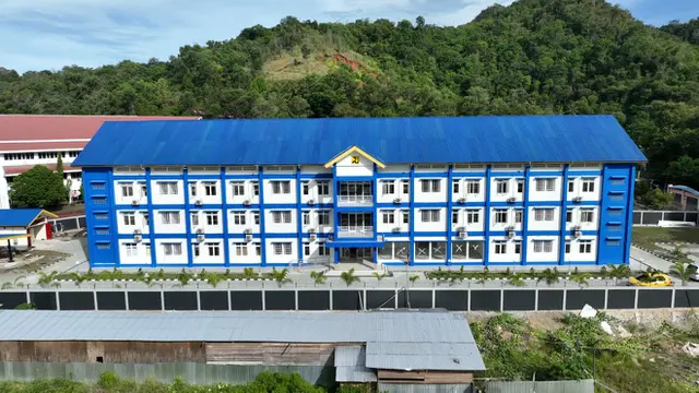 Menteri Keuangan Sri Mulyani dalam  peresmian rumah susun, atau rusun untuk PNS Kemenkeu di Jayapura, Papua. (Dok Kementerian PUPR)