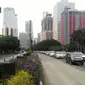 Jalan Jend Sudirman padat sedari pukul 06.30 WIB, Selasa (5/4/2016) pada hari pertama uji coba penghapusan 3 in 1.(Liputan6.com/Ahmad Romadoni)