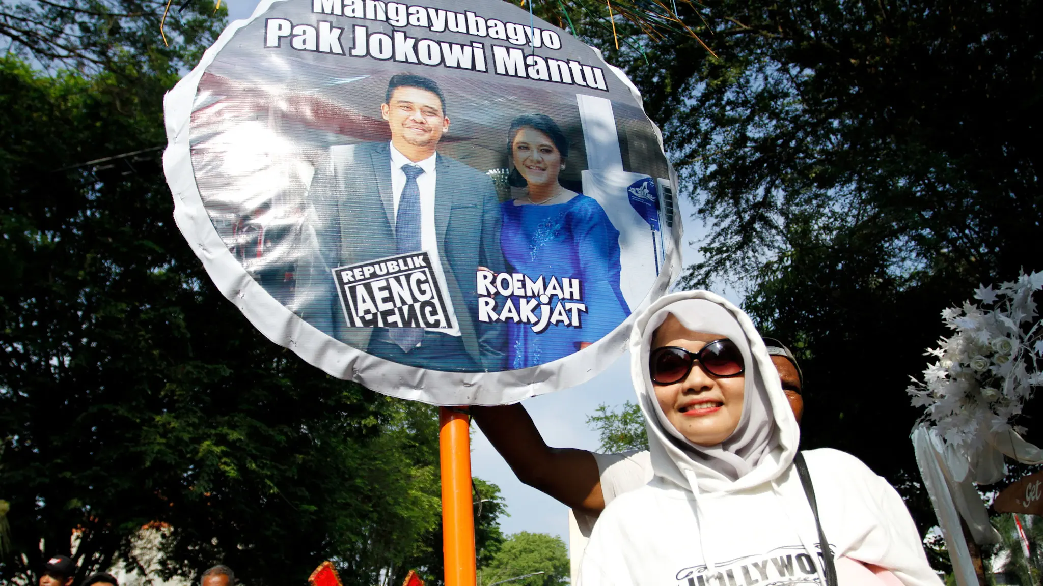 Jelang hari bahagianya tersebut, Kahiyang Ayu melakukan persiapan terakhir fitting baju pernikahannya. (Foto: Liputan6.com/ Fajar Abrori)