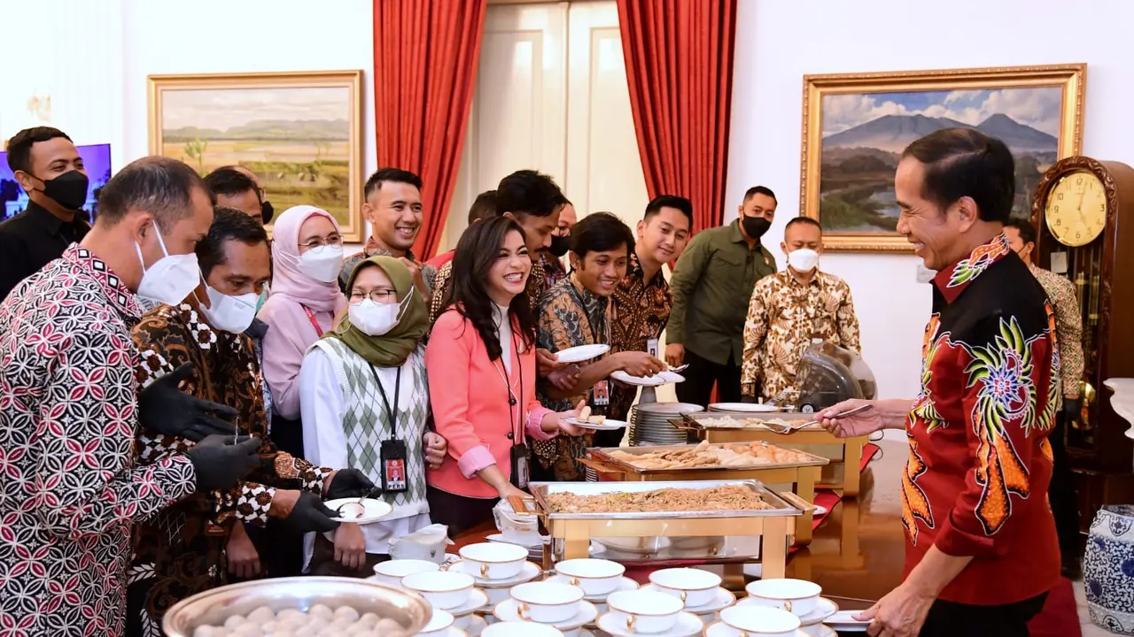 Presiden Joko Widodo atau Jokowi melakukan silaturahmi dan bincang-bincang santai dengan sejumlah wartawan di Istana Negara Jakarta, Selasa (10/1/2023) (Biro Pers Sekretariat Presiden)