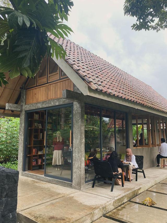 Membangun Ruang Baca Publik nan Asyik demi Dongkrak Literasi Warga