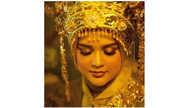 Foto Prewedding Cut Meyriska dan Roger Danuarta Dengan Pakaian Adat Aceh