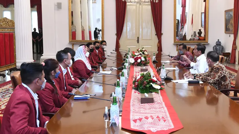 Presiden Joko Widodo atau Jokowi menerima pengurus Federasi Panjat Tebing Indonesia (FPTI) di Istana Negara Jakarta, Rabu (21/9/2022).