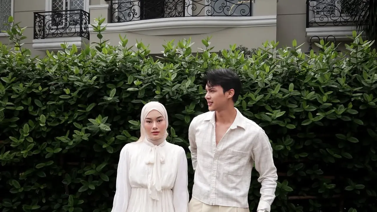 Gaya Couple Minimalis ala Dinda Hauw dan Rey Mbayang, Simpel tapi Serasi